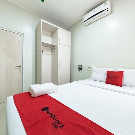 Reddoorz Near Pasar Baru Bandung Hotel Buitenkant foto
