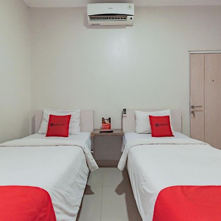 Reddoorz Near Pasar Baru Bandung Hotel Buitenkant foto